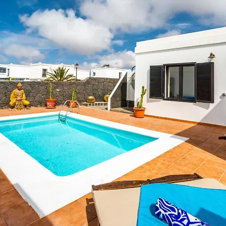 فيلة Malasia Playa Blanca